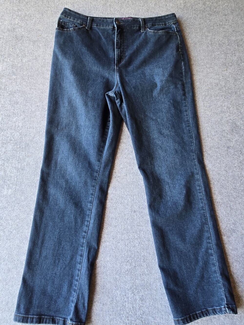 Gloria Vanderbilt Women's Jeans Amanda Slim Med Wash High Rise Size 18 (35x30)